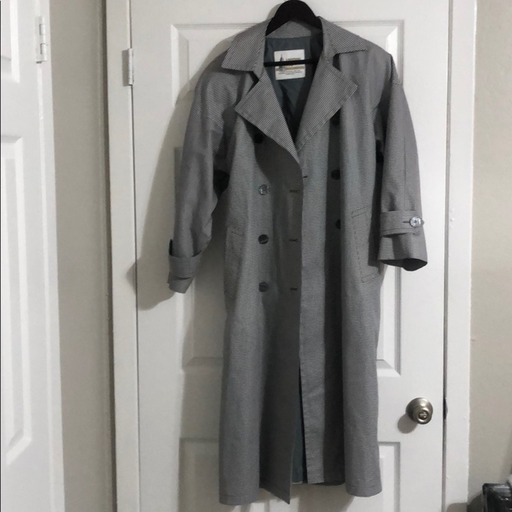 London Fog Women’s Trench/Rain Coat; SZ 10 petite